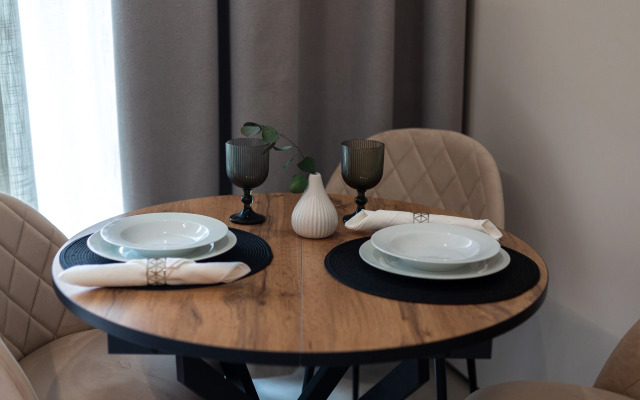 Stilnaya S Vidom Na Gory Alleya 375 Flat