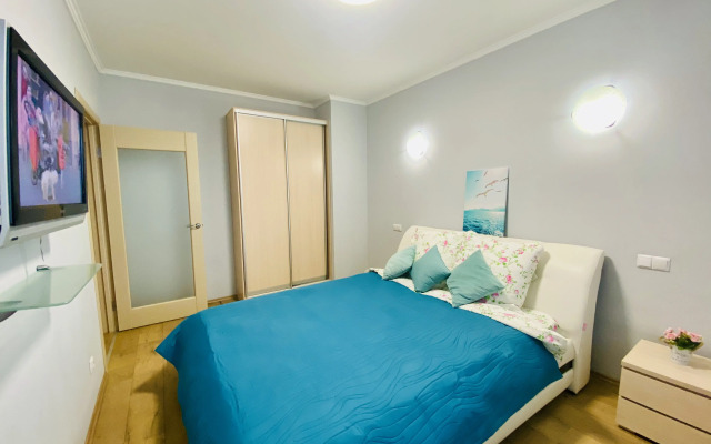 Shokolad U Mts Almazova Flat