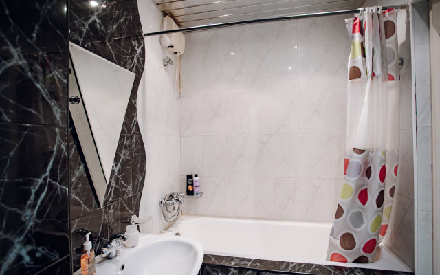 Tolstoy Leyteyzena 6 Apartments