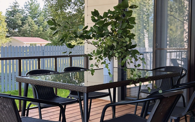 Point 483 Hvojnyj Guest House