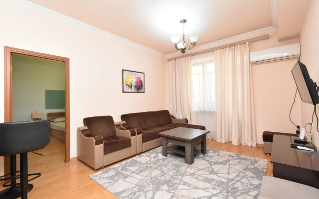 3-K v Novostroyke, Ulitsa Argishti, Gl933 Flat