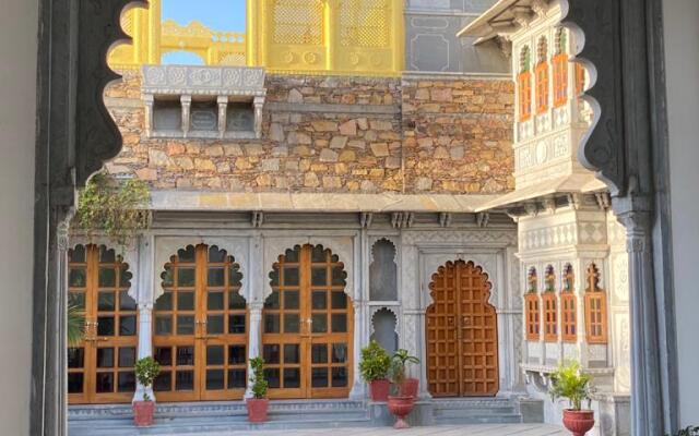 Haveli Gokul Niwas Hotel