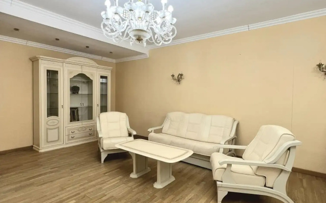 Amanzholova 65 Elitnaia Novostroika Flat