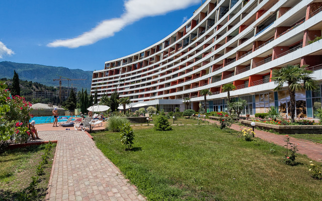 Surname Deluxe Apartments