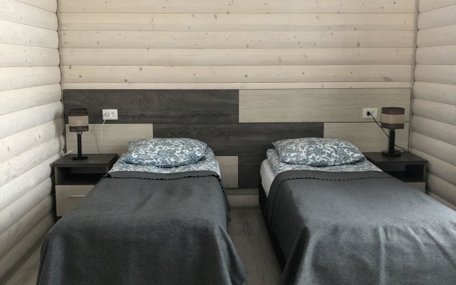 Частный Дом На Берегу Реки