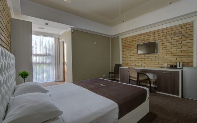 Vzmorie De Luxe Hotel