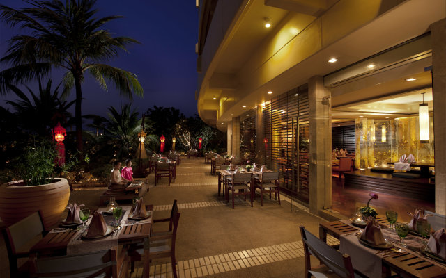 Отель Pullman Phuket Arcadia Karon Beach Resort