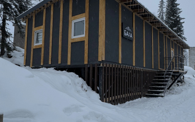 Частный дом с видом на лес и горы