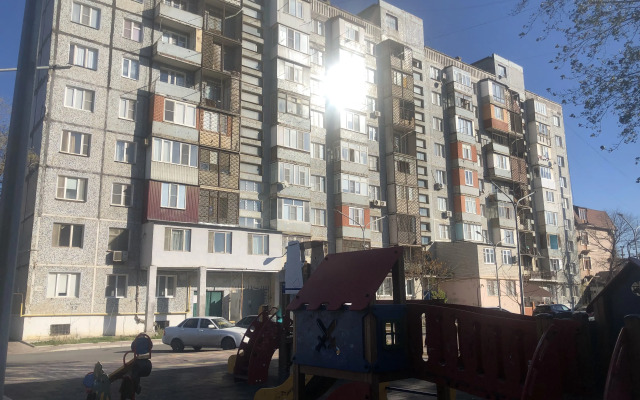 V Tsentre Makhachkaly S Vidom Na More I Gory Apartments