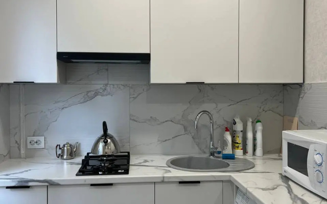 V Tsentre Goroda "9 Aprelya" Flat