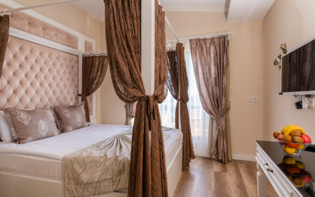 Mic Royal Hotel
