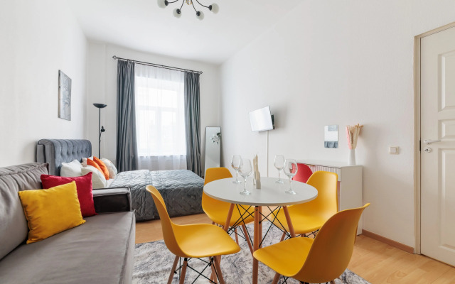 Апартаменты у Дворцовой площади DereMRents ДереМРентс