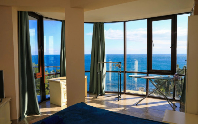 Dolphin Apartments