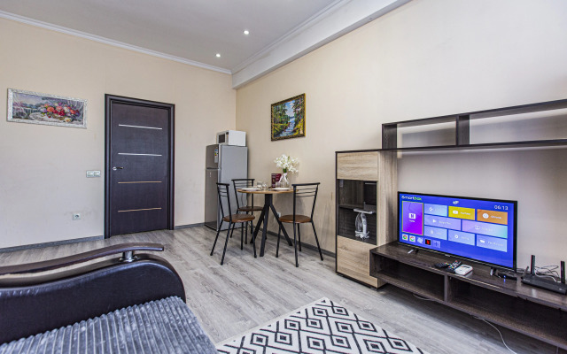 Flat Chistaya Uyutnaya 2kh Komnatnaya Kvartira V Tsentre