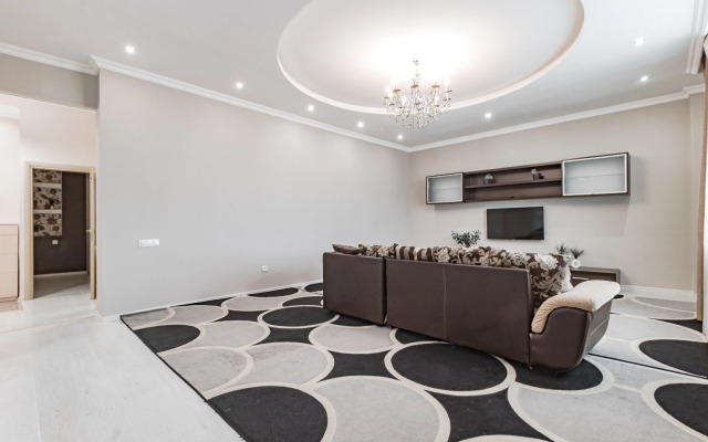 Prostornye V Zolotom Kvadrate Apartments