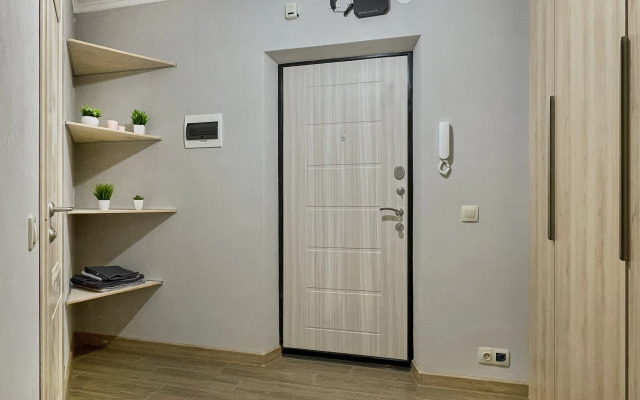 Квартира Уютная и Стильная Студия с Кондиционером в Доме Бизнес-Класса