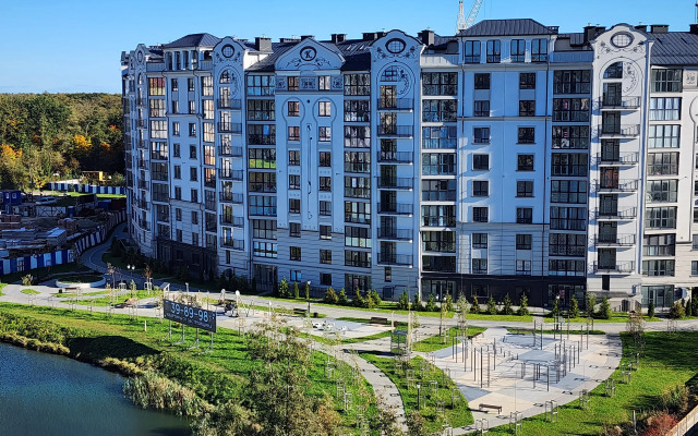 S Vidom Na Ozero Flat