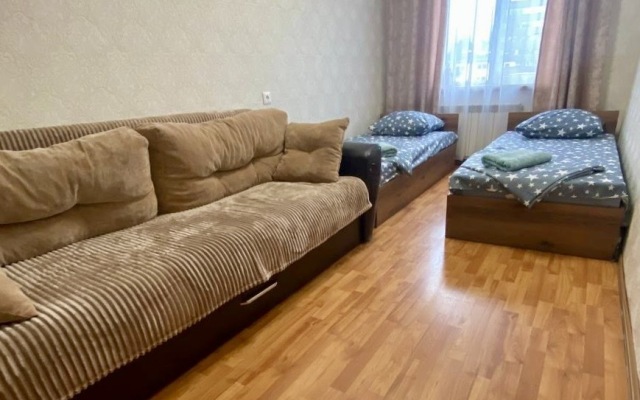 Na Fabrichnoy 2 Flat with Balcony