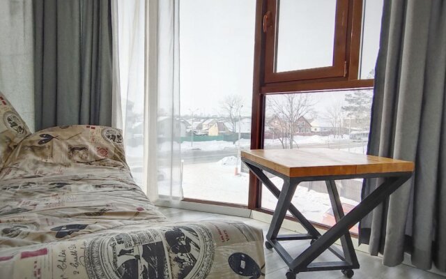 Guru c Laundzh Zonoj na Balkone Flat