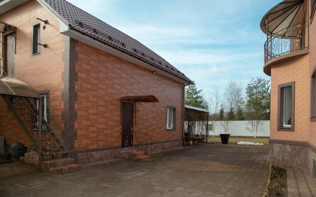 V Orlovke Guest house