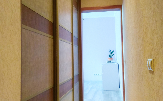 Квартира Двухкомнатная рядом с ТЦ Кристалл