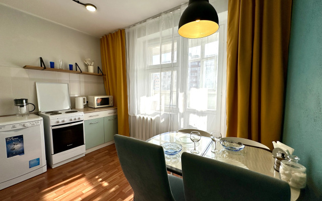 S Dizaynerskim Remontom Ryadom s TTS Kristall Apartments