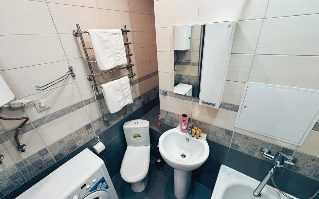 Ryadom S Naberezhnoy Flat