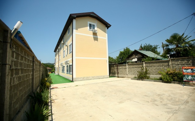 TK's House Guest House