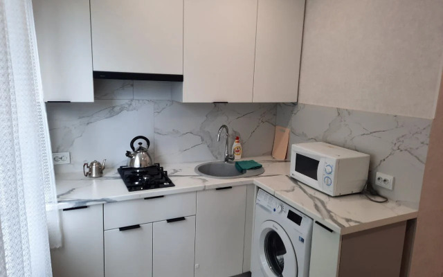 V Tsentre Goroda "9 Aprelya" Flat