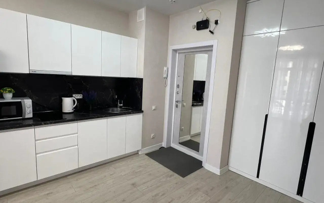 Квартира с Бacсeйнoм в ЖК Кипарис 302