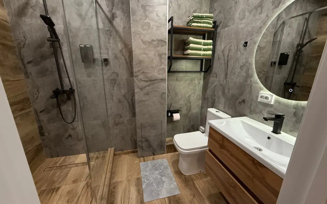 Trekhkomnatnaya v kurortnoy zone Flat