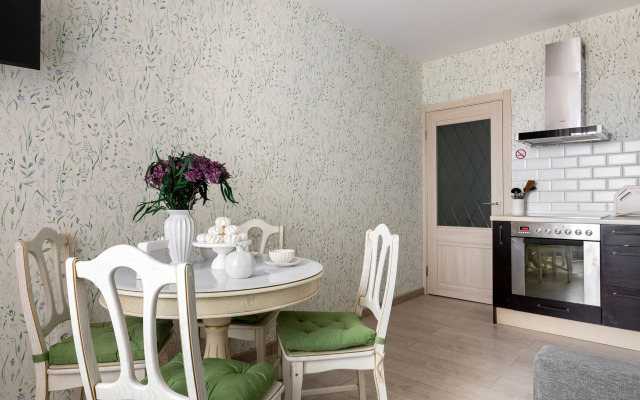 Svetlaya Uyutnaya Odnokomnatnaya Flat