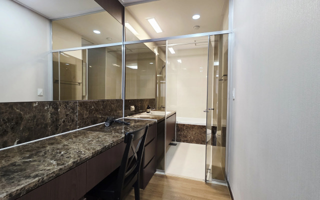 Апартаменты Luxury возле посольства США 12й этаж с шикарным видом на Мечеть