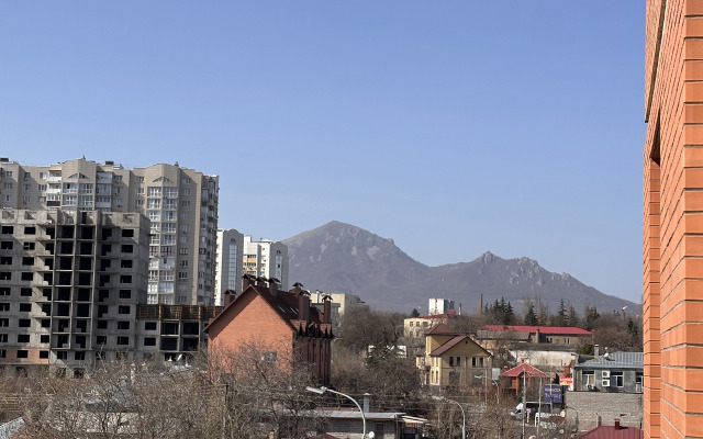 ShikaLad KMV Evro V Novom Dome Flat