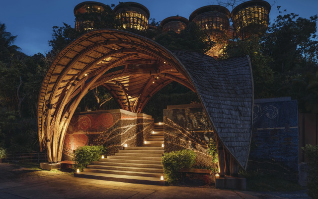 Курортный отель Keemala