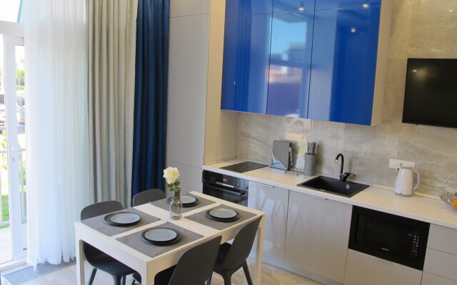 Na Bulvare Nadezhd 4/3 Apartments