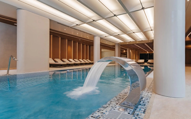 Lyuks Odnokomnatny S Balkonom v otele Grand Cascade Apartments