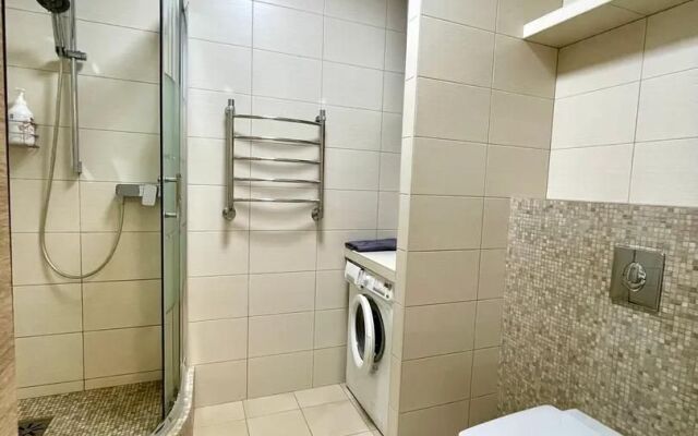 Апартаменты на Комсомольском проспекте, 80Е