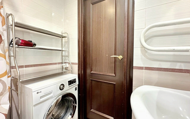 Dvukhkomnatnaya s balkonom na Pritomskom Flat
