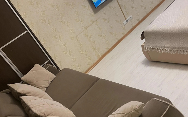 2 Komnatnaya Na 6 Gostey Flat