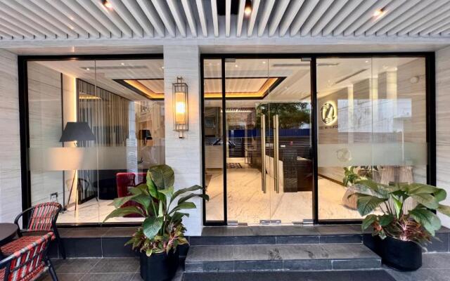 Zest Metropole Hotel