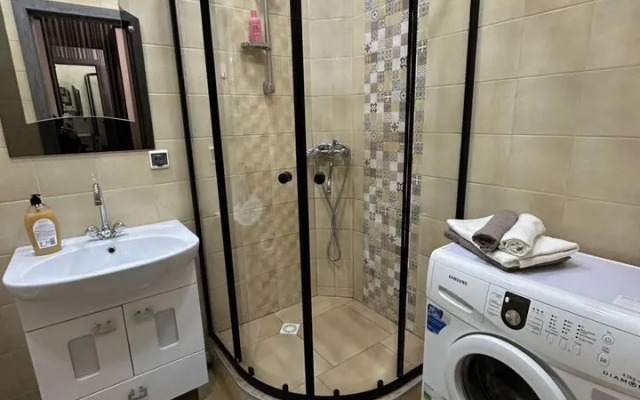 Na Kolmovskoy Naberezhnoy 71a Flat