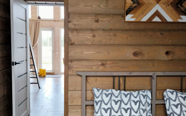 Частный дом Чёрный домик у озера Отрадное