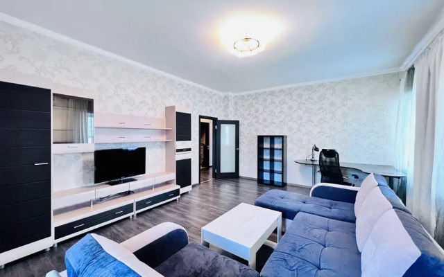 Квартира Большая 2-х комн. возле Кремля с парковкой