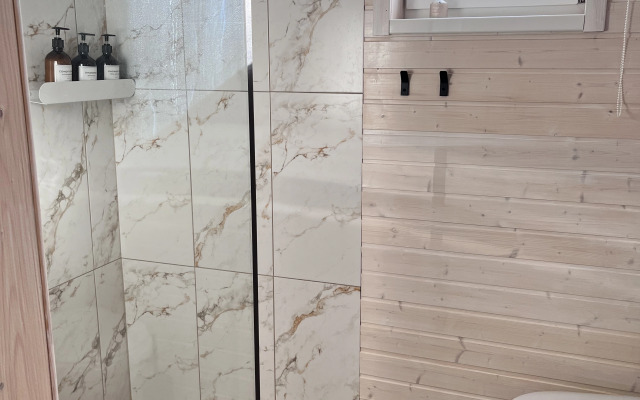 Частный дом у реки 2