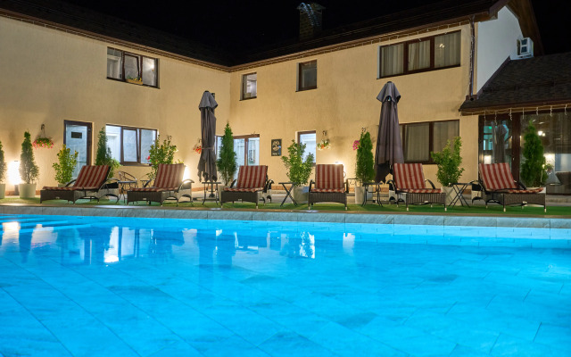 Hotel Astra De Rosa