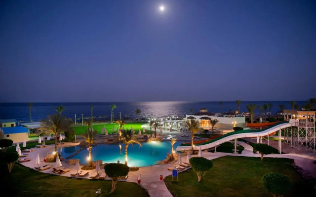 Amphoras Beach