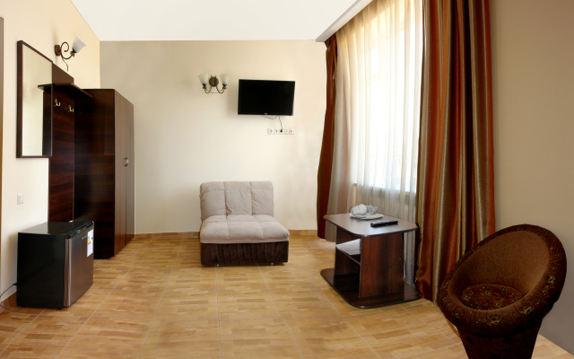 Yani Guest House