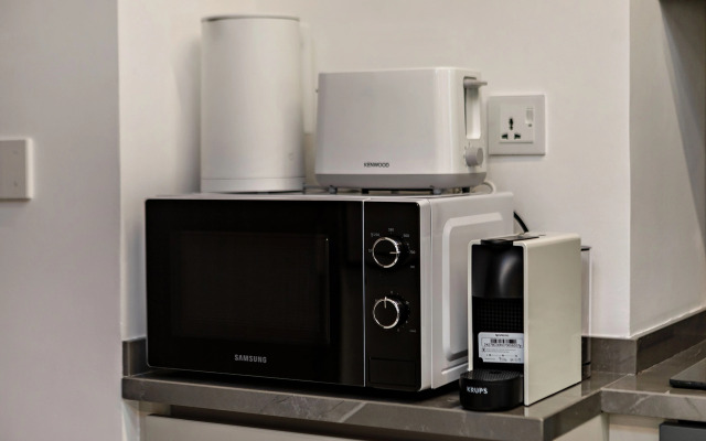 Modern Studio at Paragon Apartments