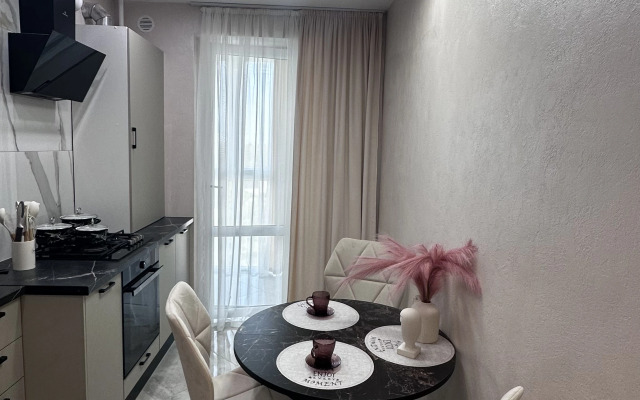Uyutnaya kvartira na poberezhye Zelenogradska Flat